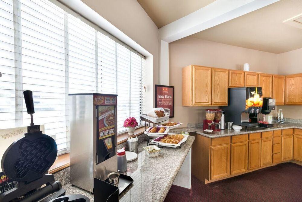 University Inn & Suites ซานอันโตนิโอ ภายนอก รูปภาพ