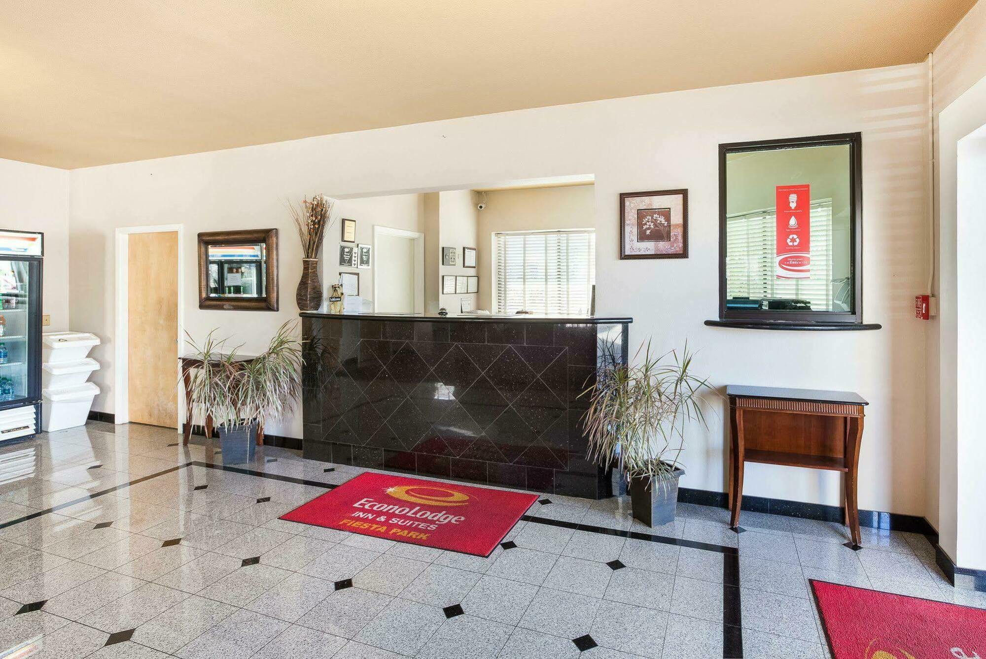 University Inn & Suites ซานอันโตนิโอ ภายนอก รูปภาพ