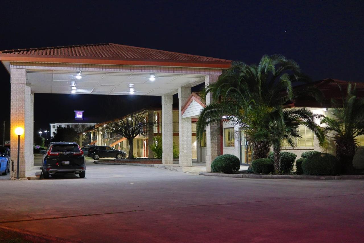 University Inn & Suites ซานอันโตนิโอ ภายนอก รูปภาพ
